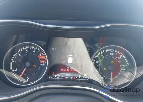 2019 Jeep Cherokee Limited 4X4 z USA, uszkodzony, nr VIN 1C4PJMDX5KD157237